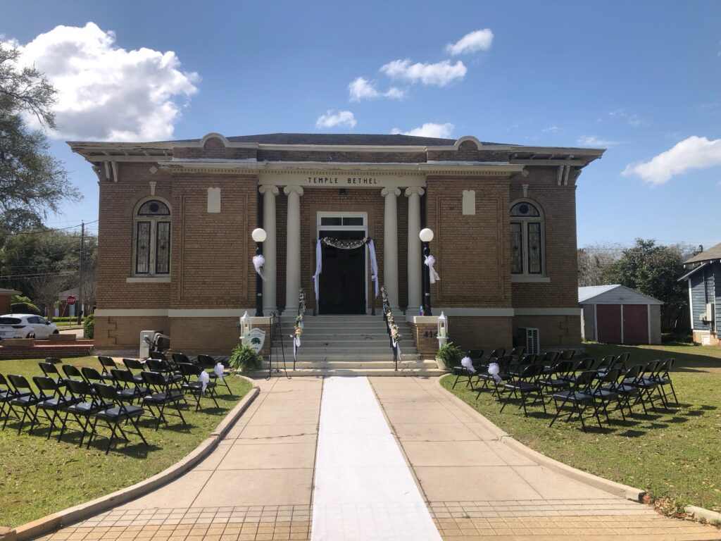 Bainbridge GA Historic event space and lodging Temple Bethel set up for an outdoor event